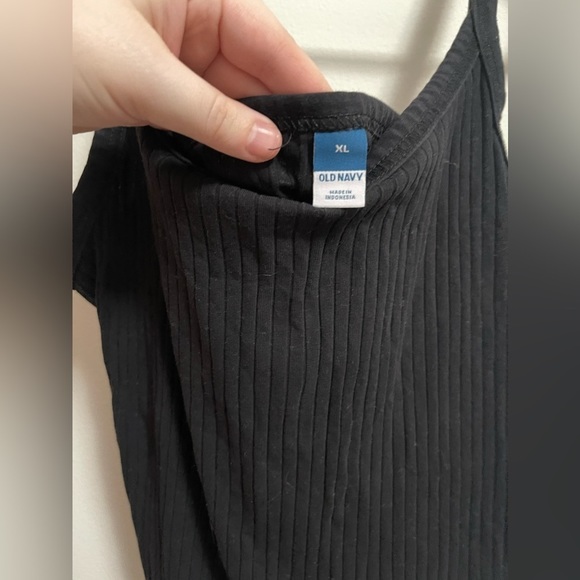 Old Navy - Cropped Ruffle Seam Tank Top - Black - Picture 2 of 2